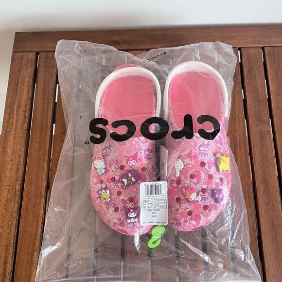 NWT Crocs Hello Kitty and friends Clog Women Size 12 Men Size 10 Limited Edition - Picture 8 of 9
